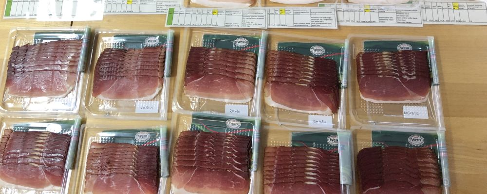 Aufgeschnittener geräucherter Schinken wurde im Rahmen des Projektes probiert.